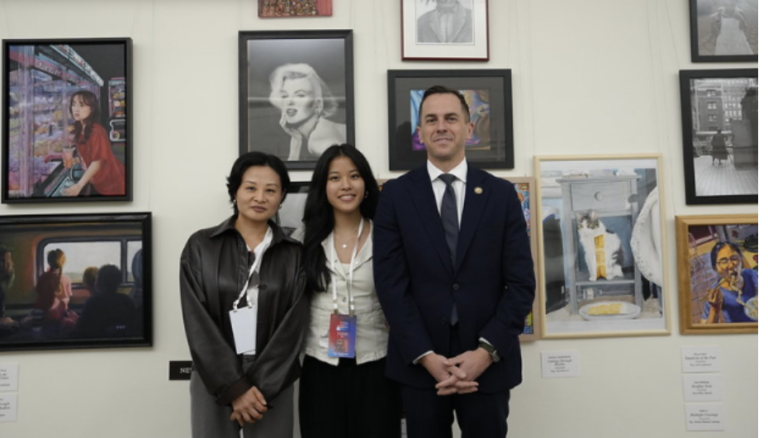 Menendez Invites Students to Enter Congressional Art Competition