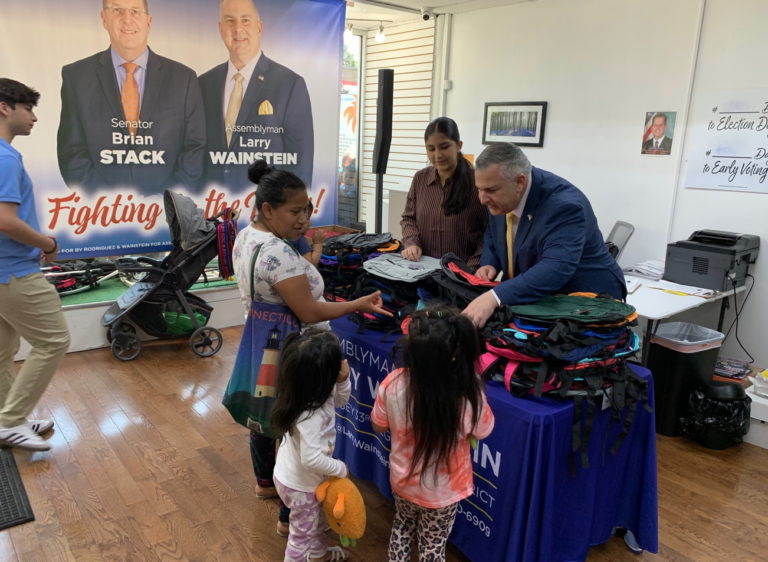 Assemblyman Wainstein Distributes Back Packs