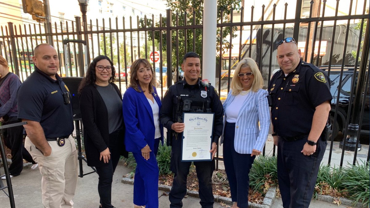 Union City Raises Salvadoran Flag While Honoring Policeman